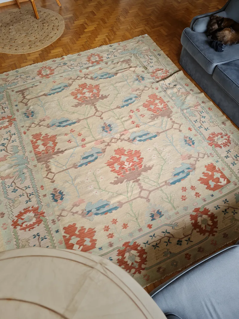 Kilim Anatólio Grande: tapete Kilim da Anatólia, Turquia em pêssego, azul e verde-sálvia, 2,89 × 2,48 m